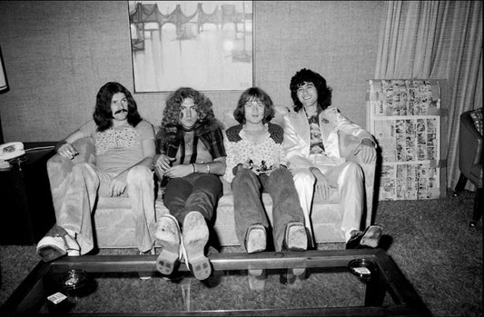 Led Zeppelin 1975 01